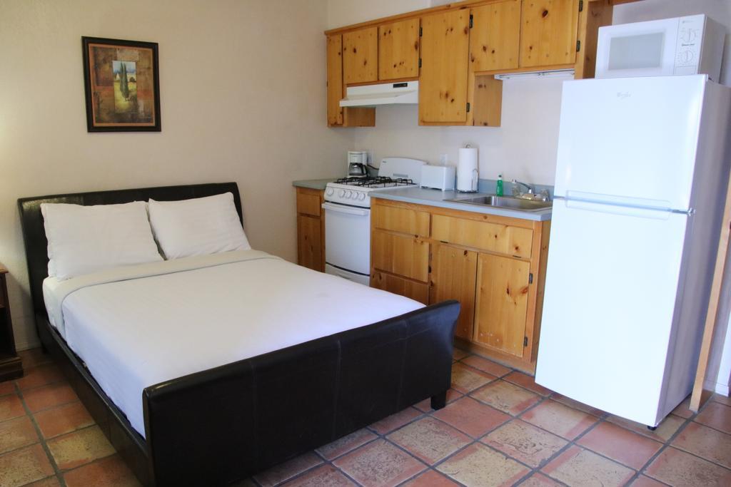 My Place Suites Wickenburg Room photo